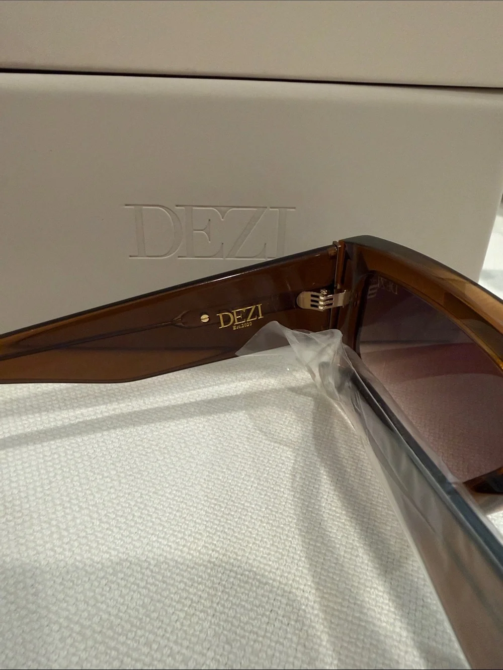 DEZI Backtrack Amber / Honey Faded Sunglasses